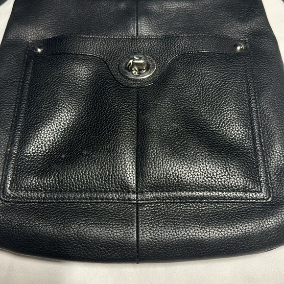 100% authentic Coach black leather crossbody / messenger bag - Picture 3 of 13